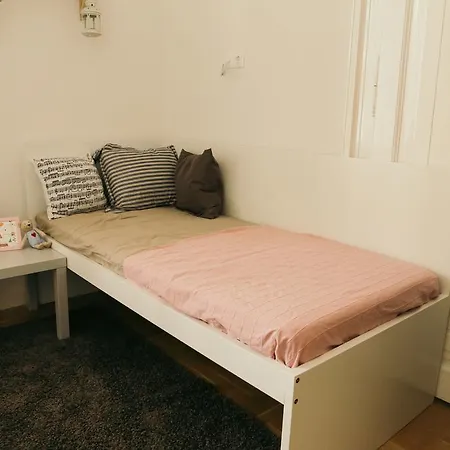 Pensionat Hello Puli Parliament 3*