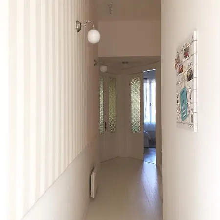 Hello Puli Parliament Pensionat 3*