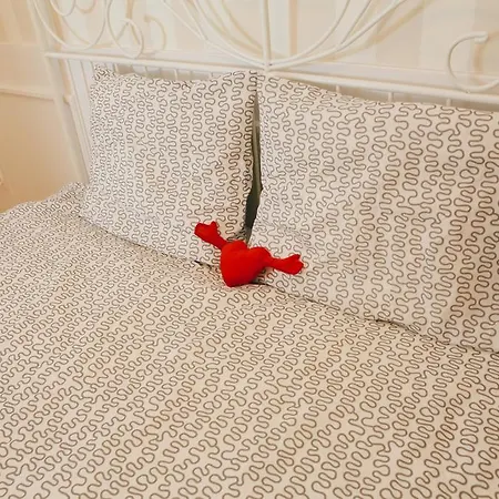 Hello Puli Parliament Pensiune 3*